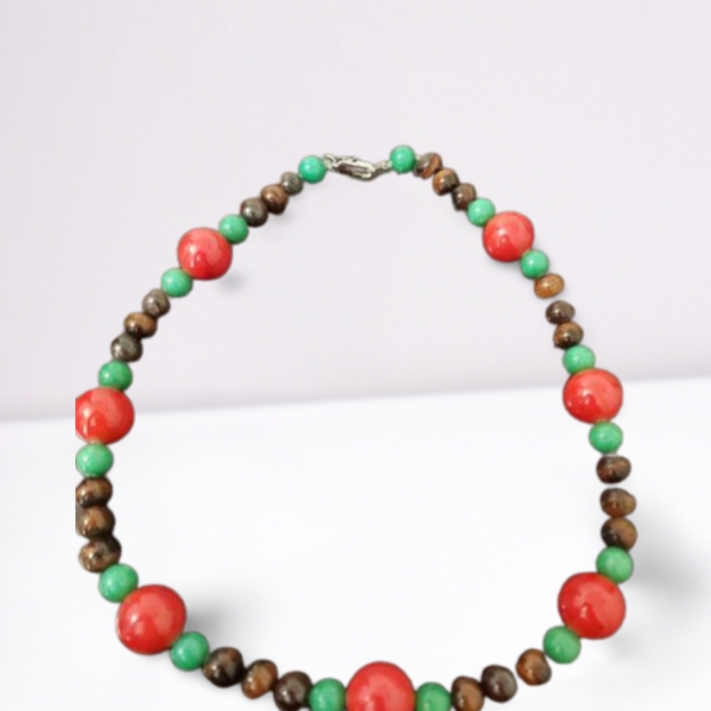 Necklaces - Picture 2 of 8